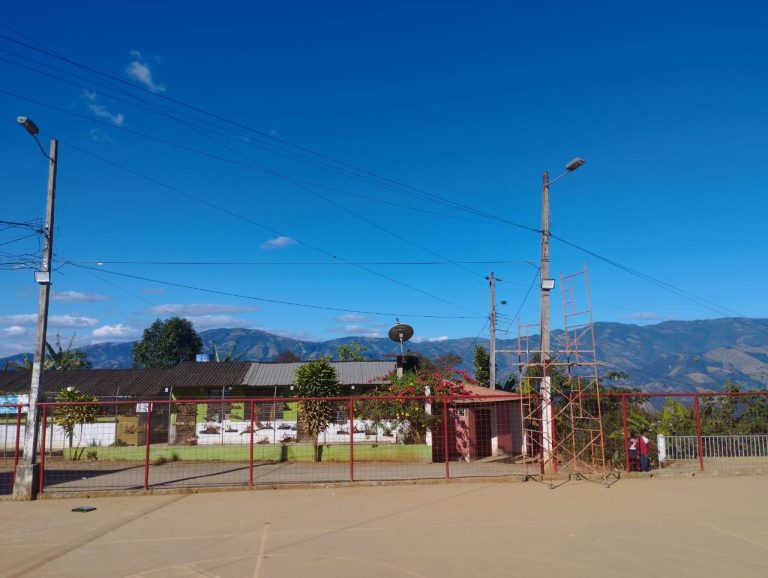 Construcción del sistema de Iluminación de Canchas Deportivas